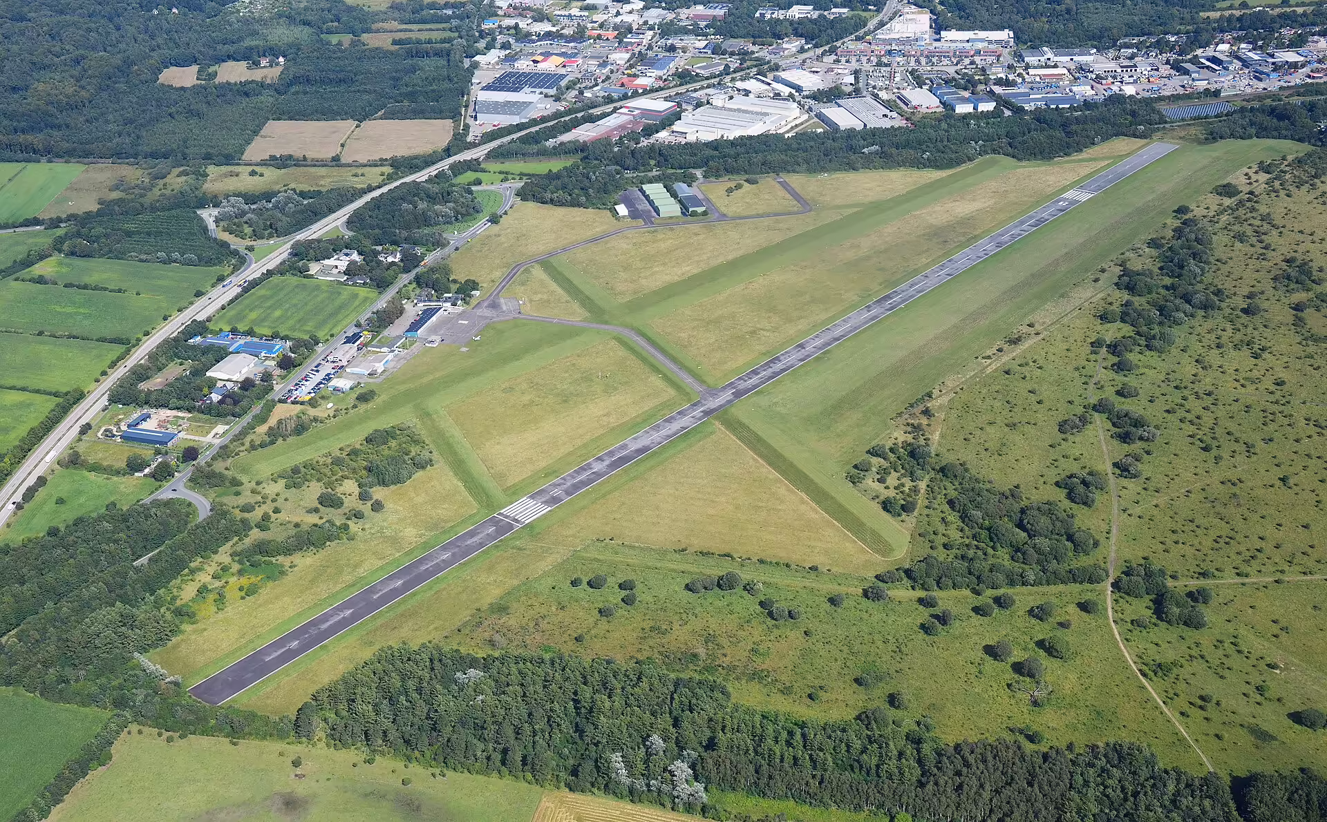 Flensburg-Schäferhaus Airport (FLF)