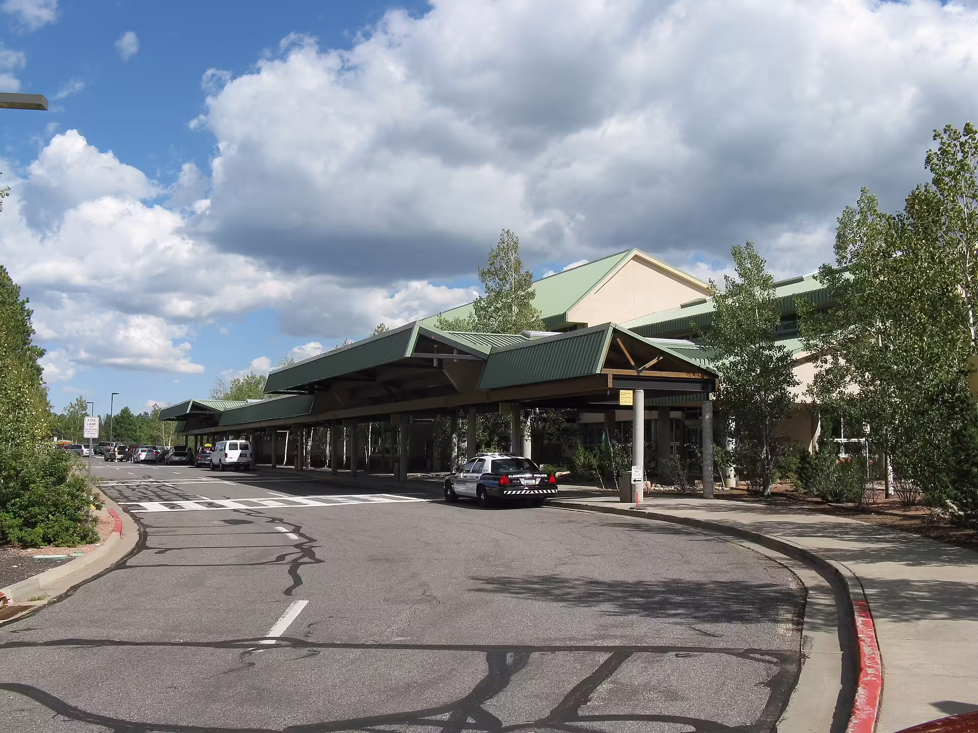 Flagstaff Pulliam Airport (FLG)