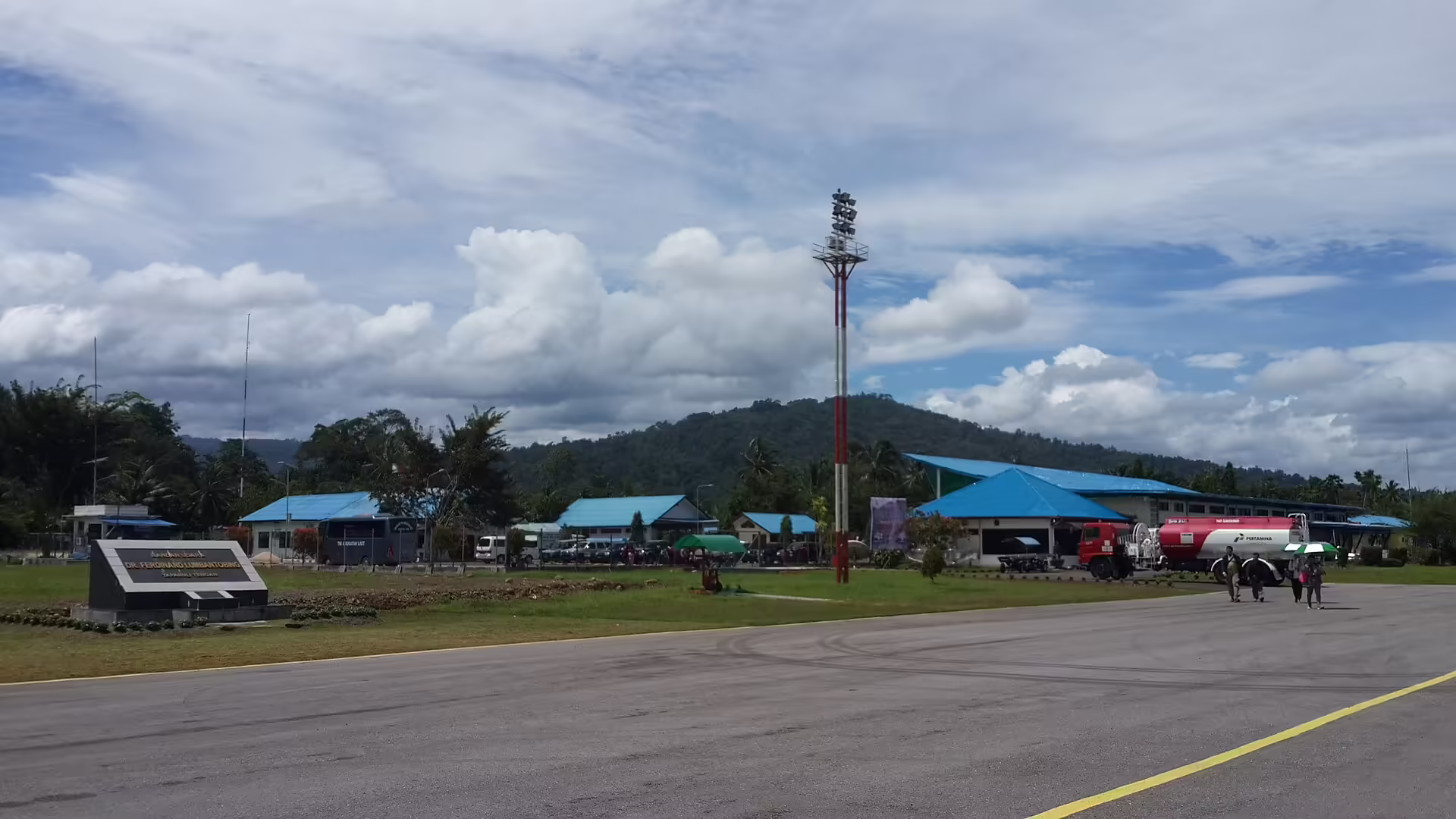 Dr. Ferdinand Lumban Tobing Airport (FLZ)