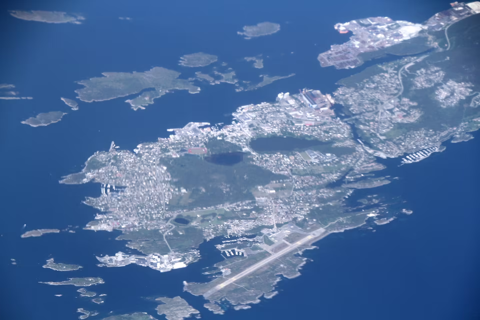 Florø Airport (FRO)