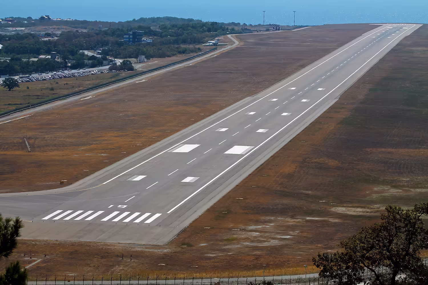 Gelendzhik Airport (GDZ)