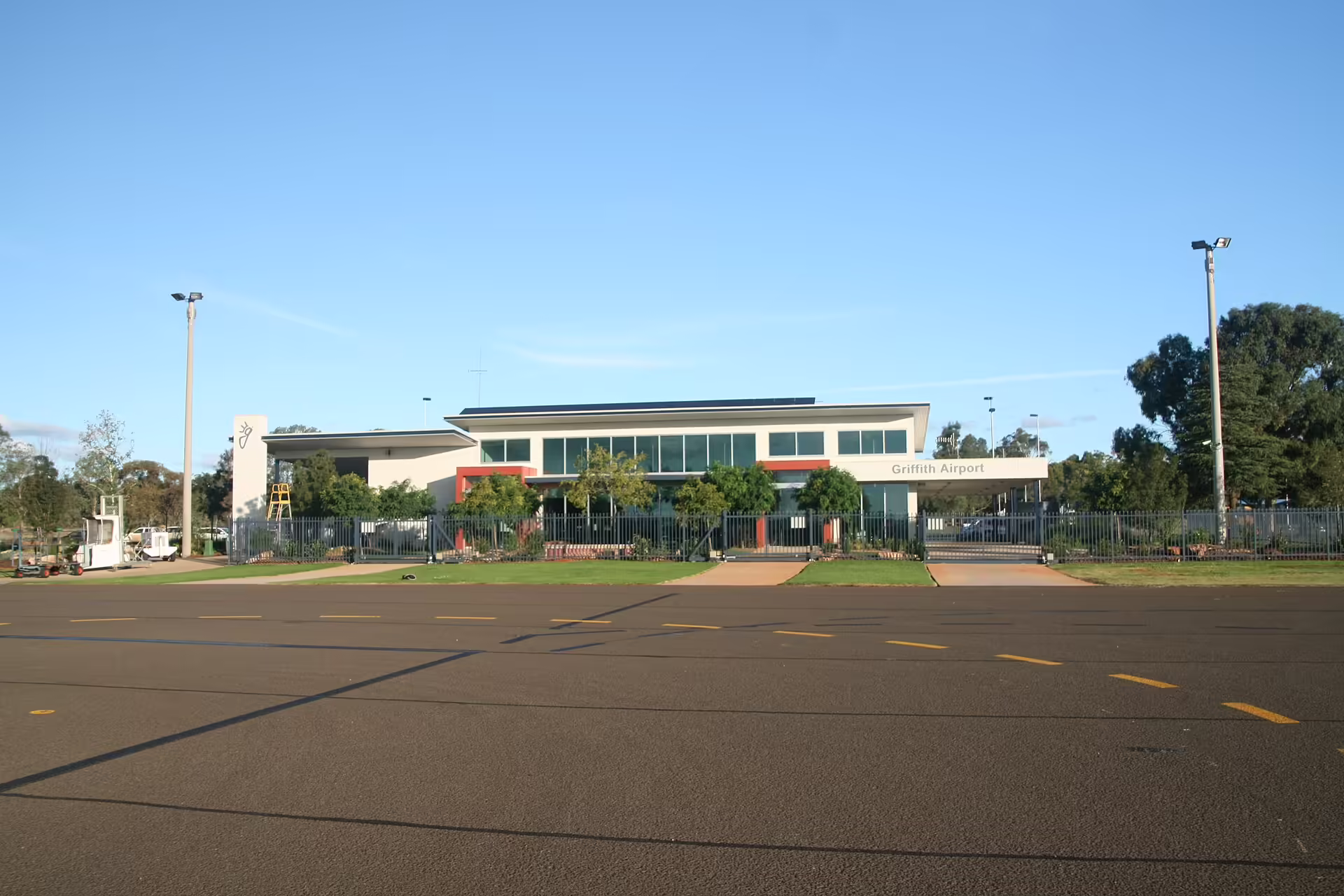 Griffith Airport (GFF)