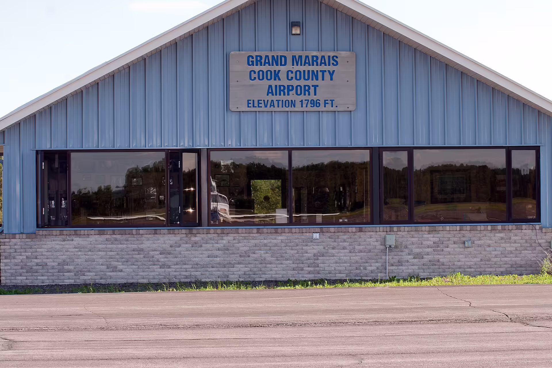 Grand Marais Cook County Airport (GRM)