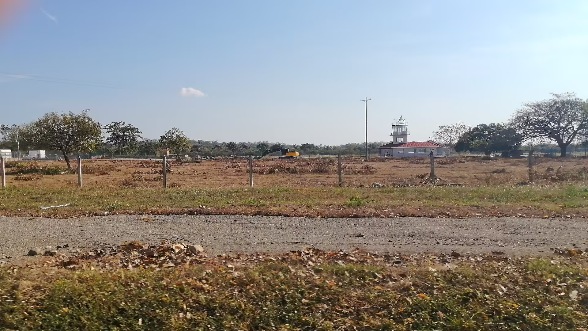 Hacaritama Airport (HAY)