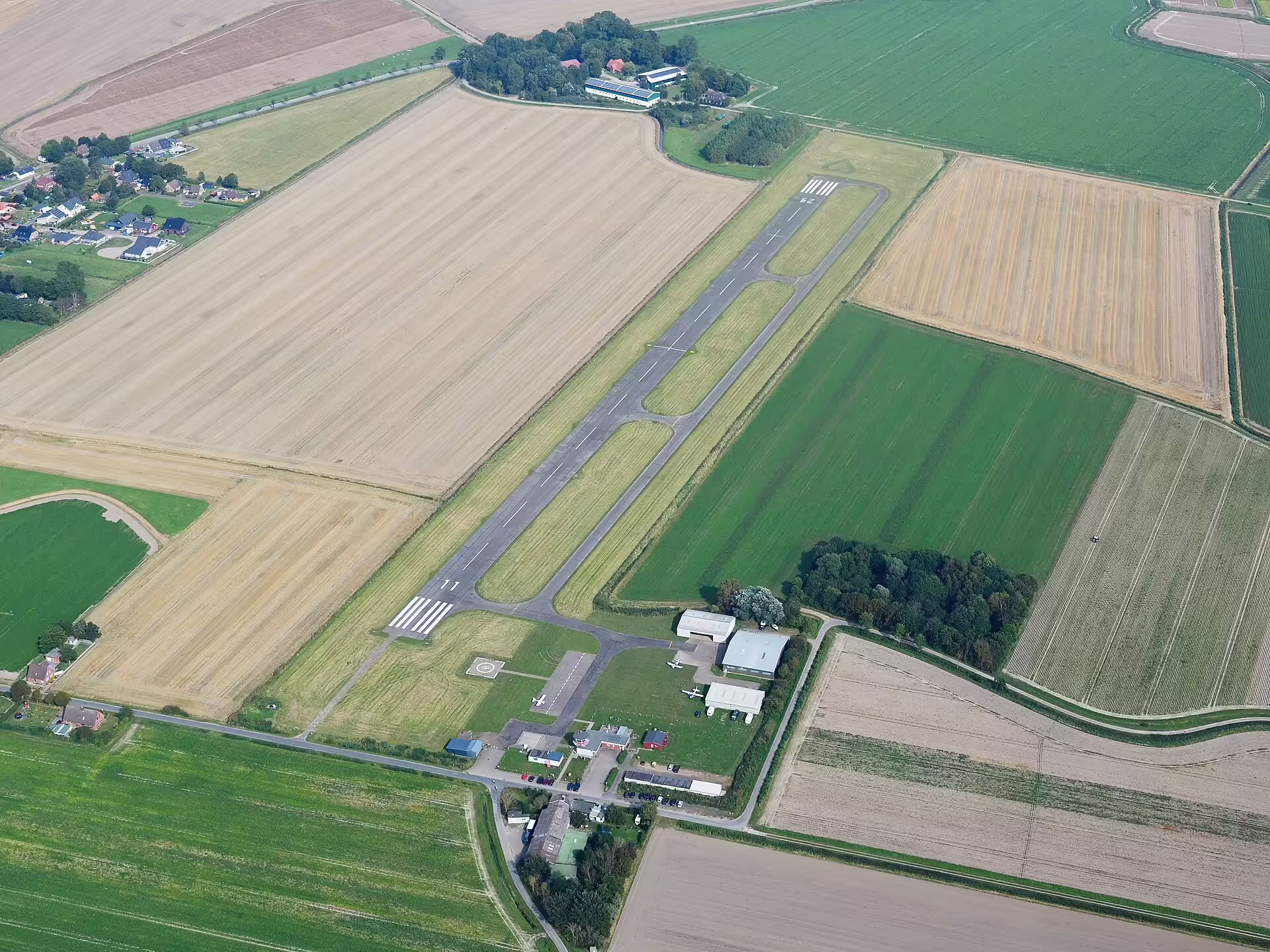 Heide-Büsum Airport (HEI)