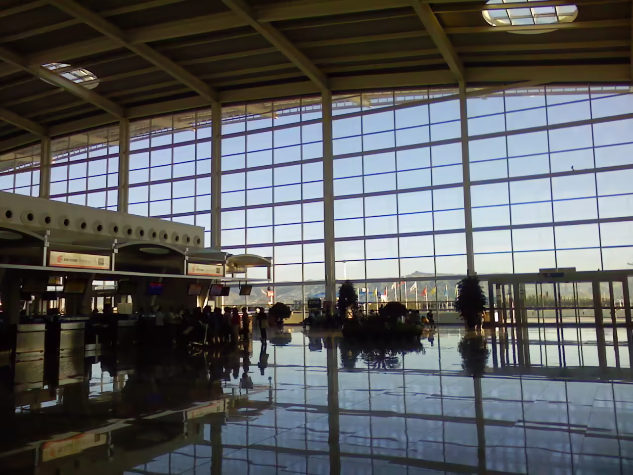 Hohhot Baita International Airport (HET)