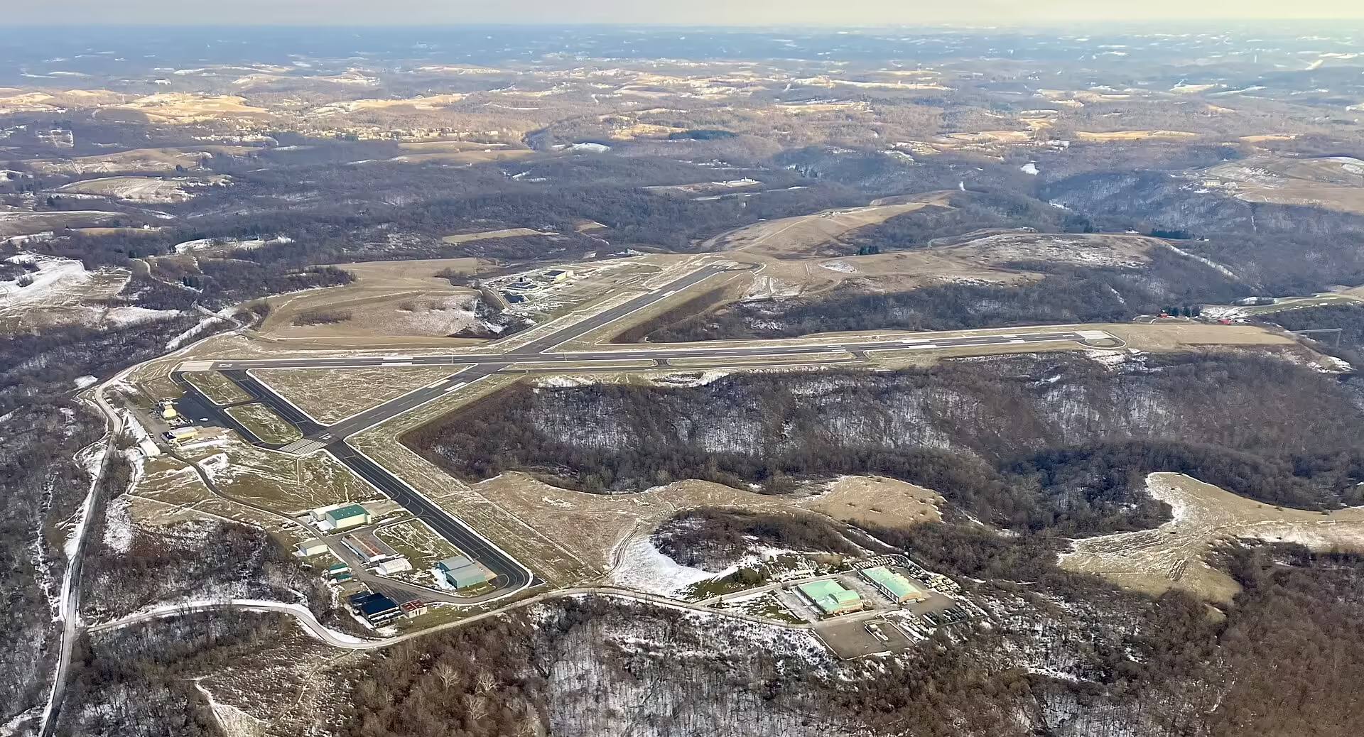Wheeling Ohio County Airport (HLG)