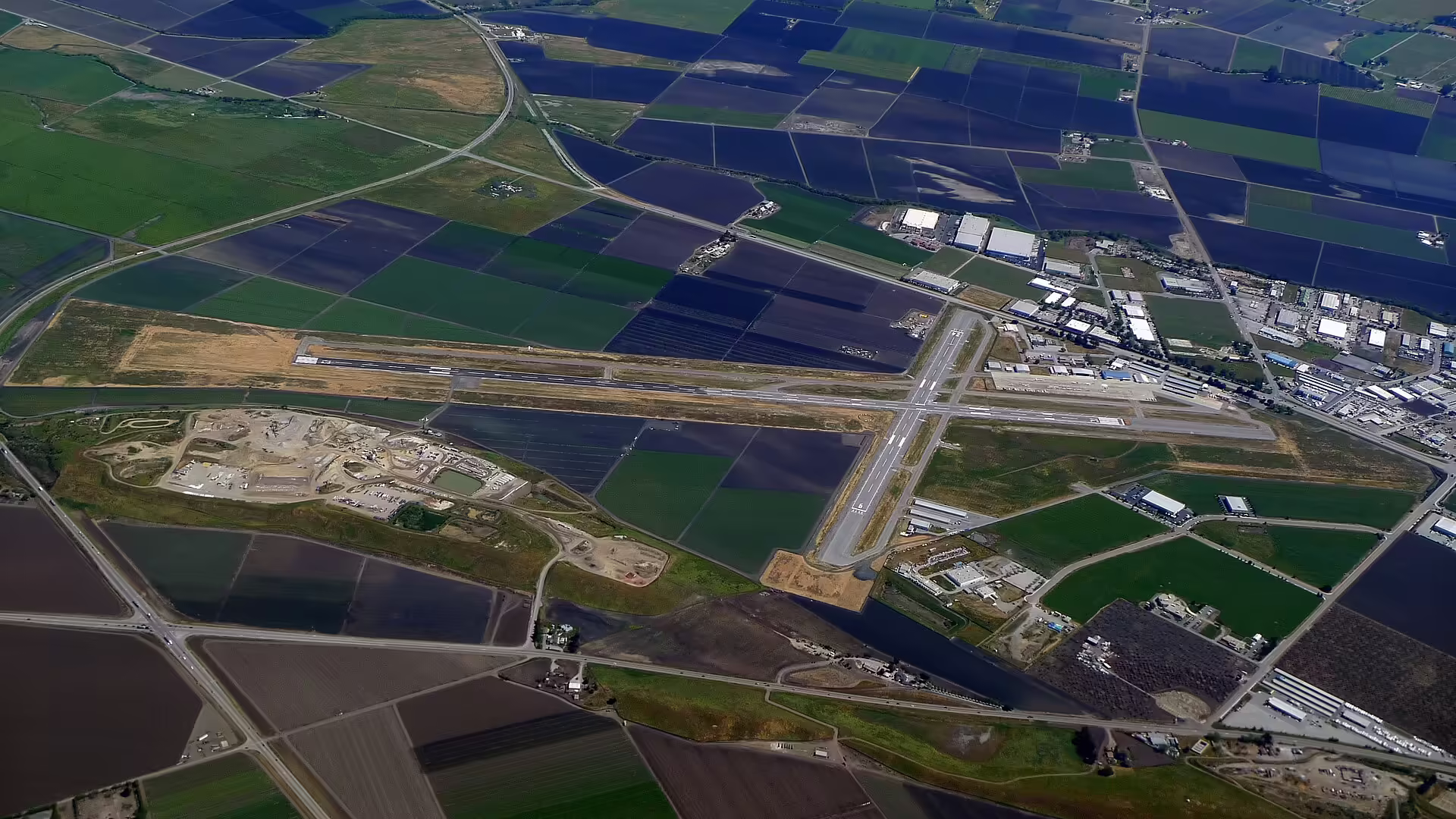 Hollister Municipal Airport (HLI)