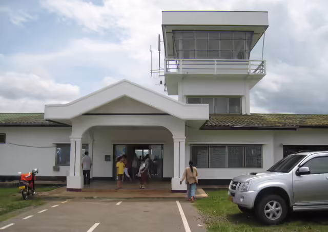 Ban Huoeisay Airport (HOE)