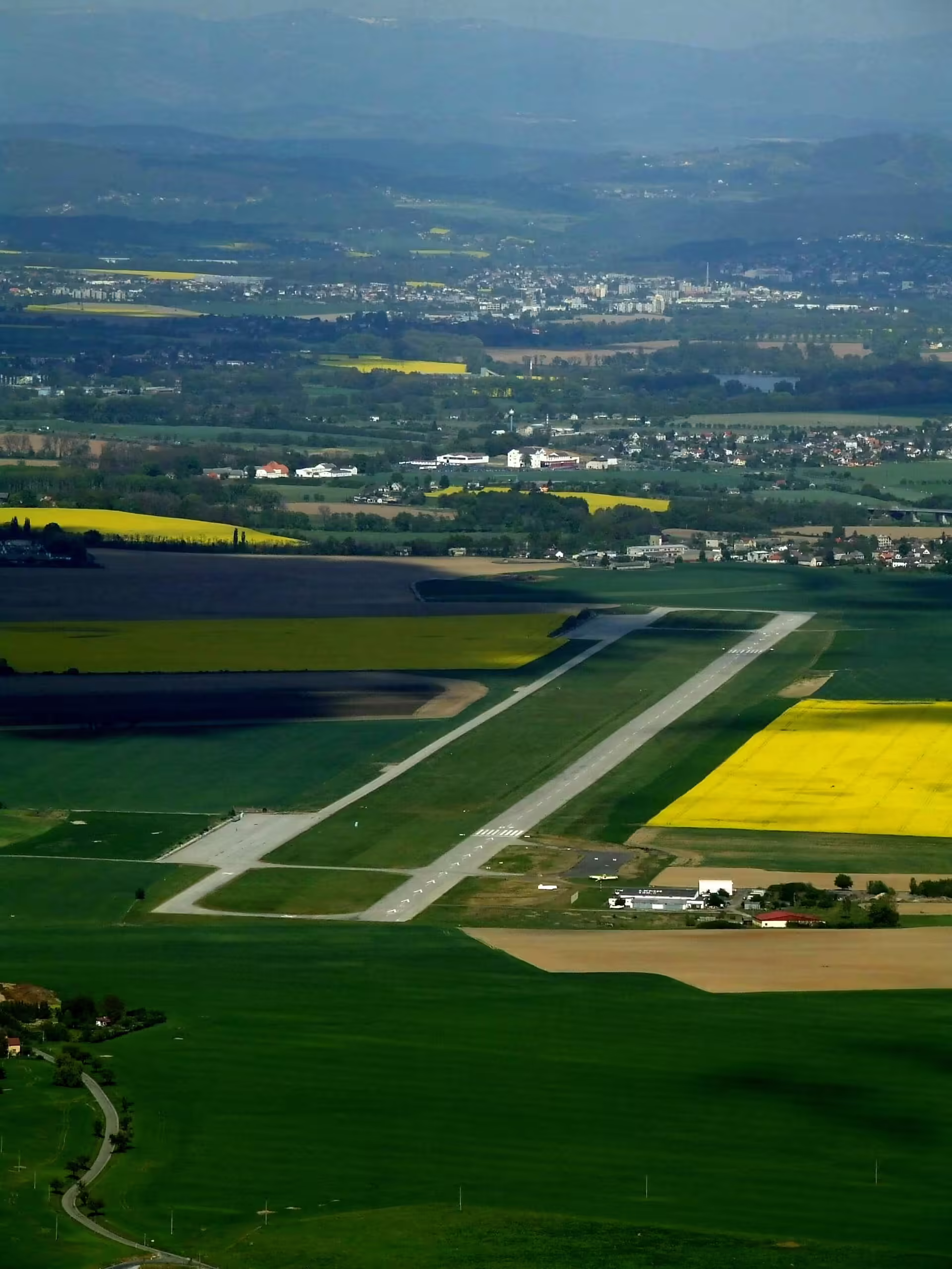 Mnichovo Hradiště Airport (HRA)