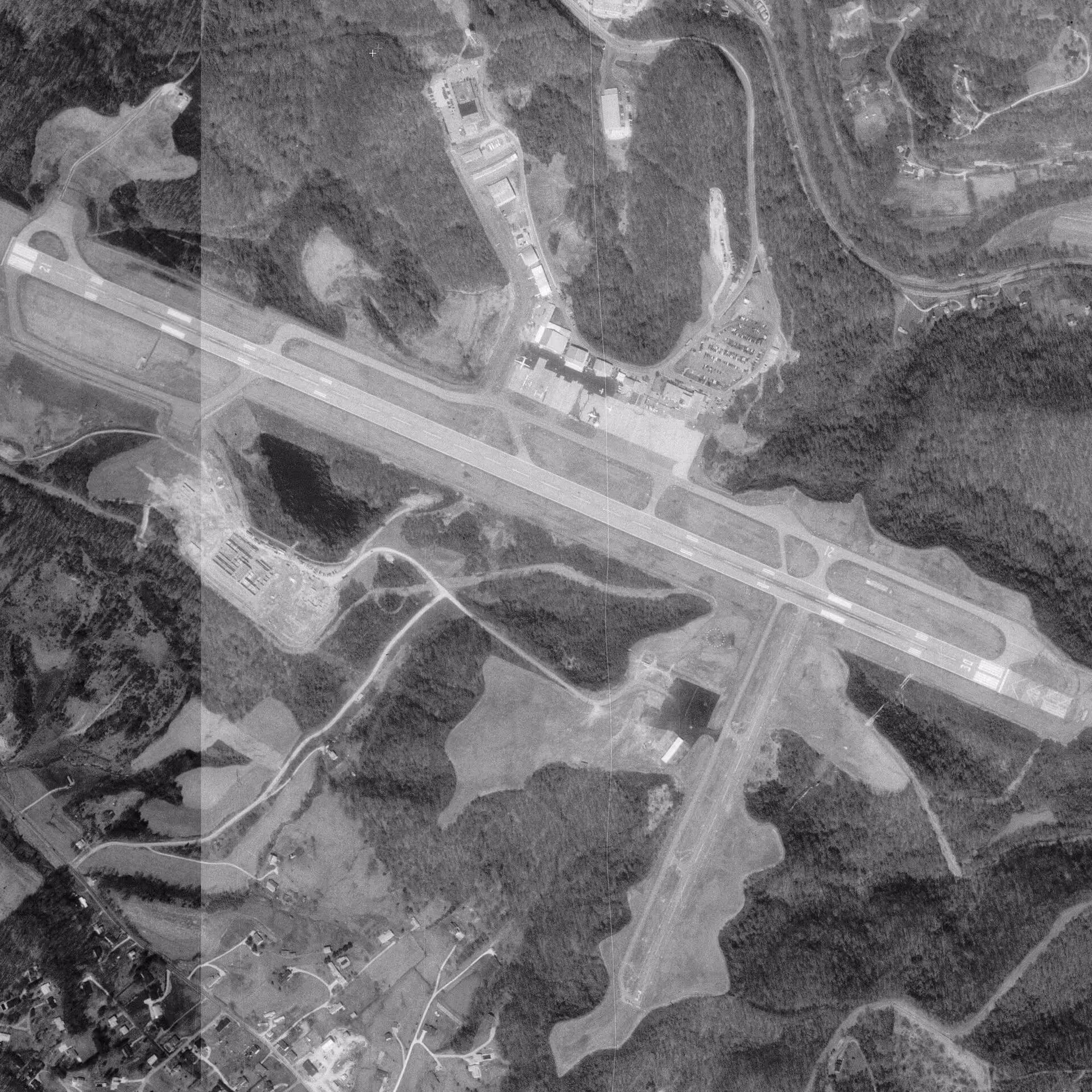 Tri-State Airport / Milton J. Ferguson Field (HTS)