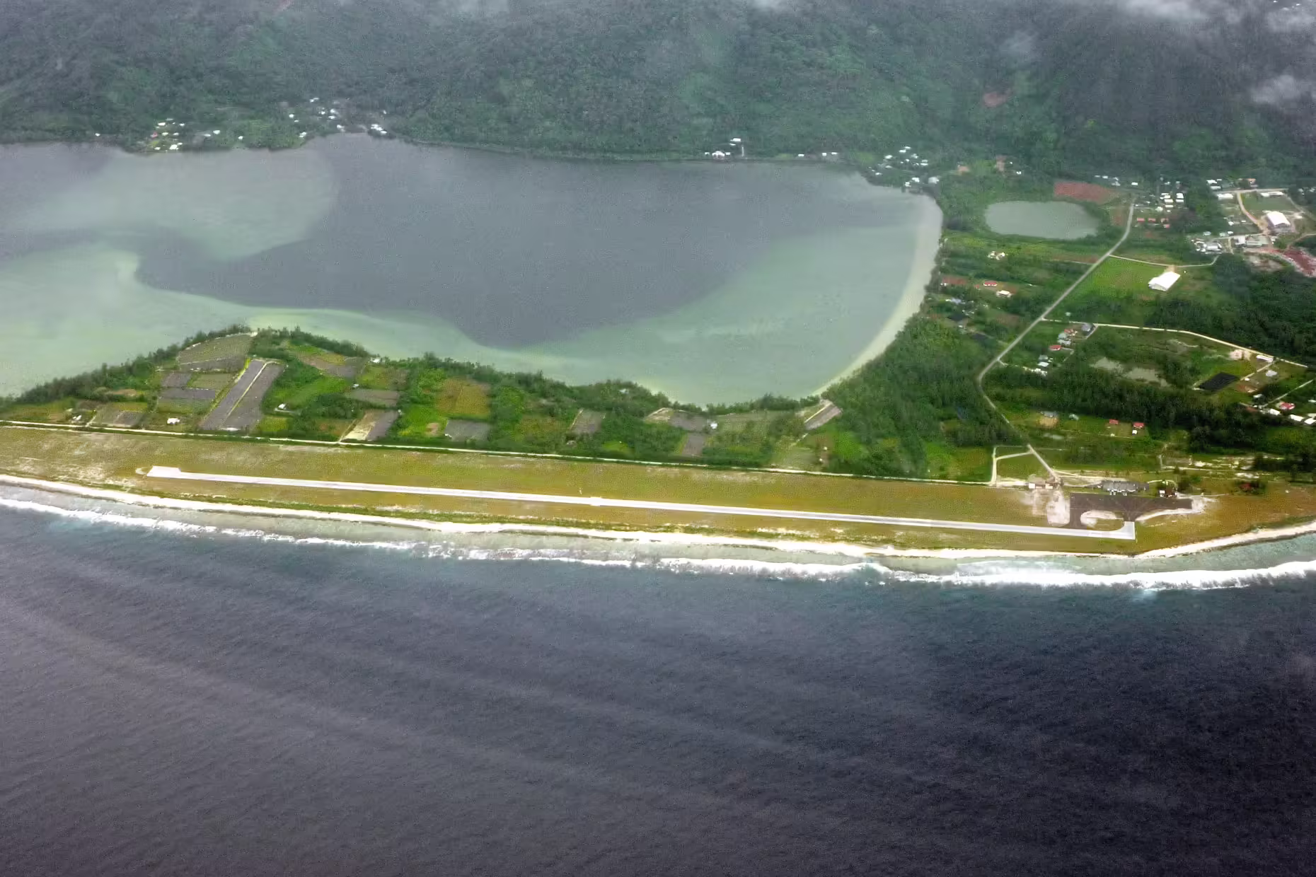 Huahine-Fare Airport (HUH)