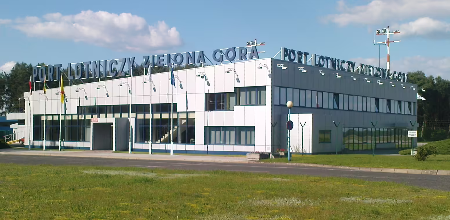 Zielona Góra-Babimost Airport (IEG)
