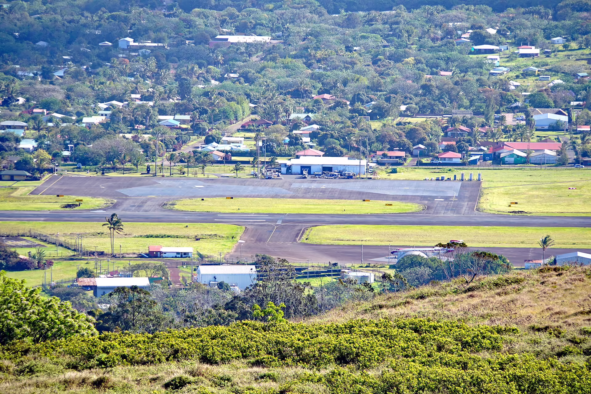 Mataveri International Airport (IPC)