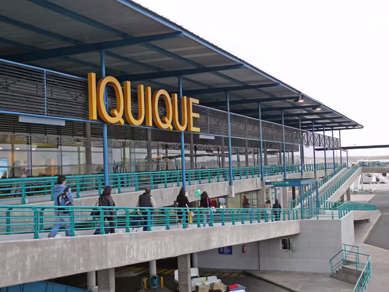 Diego Aracena International Airport (IQQ)