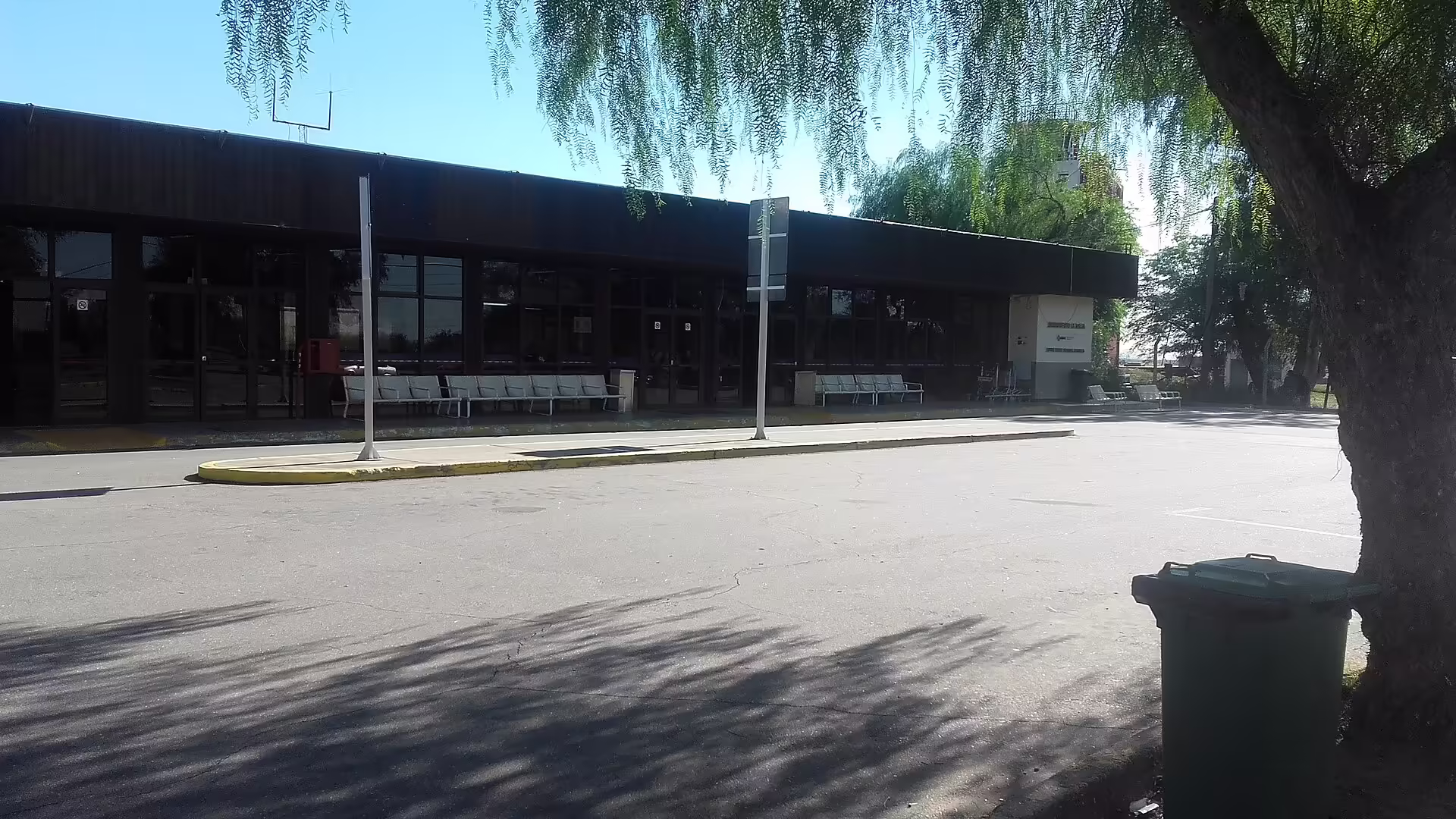 Capitan V A Almonacid Airport (IRJ)