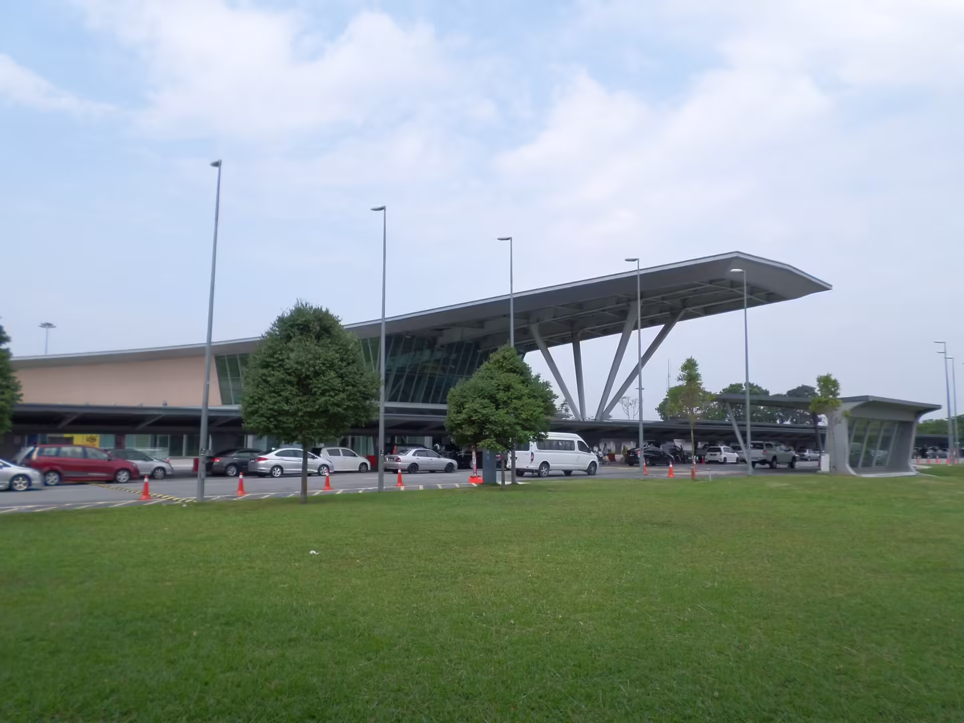 Senai International Airport (JHB)