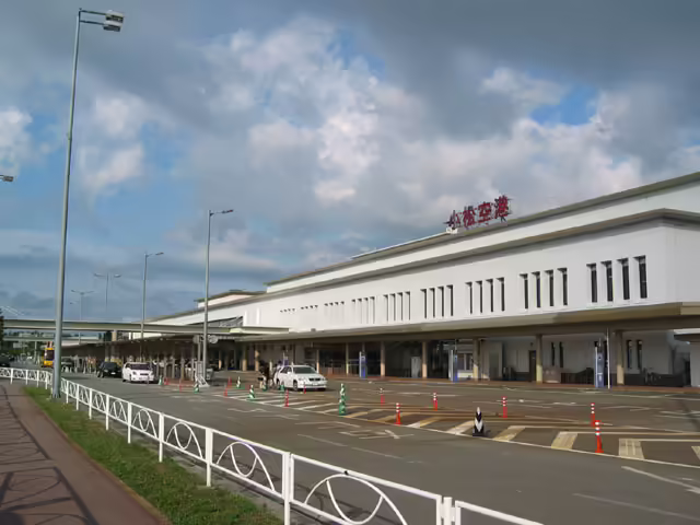 Komatsu Airport / JASDF Komatsu Air Base (KMQ)