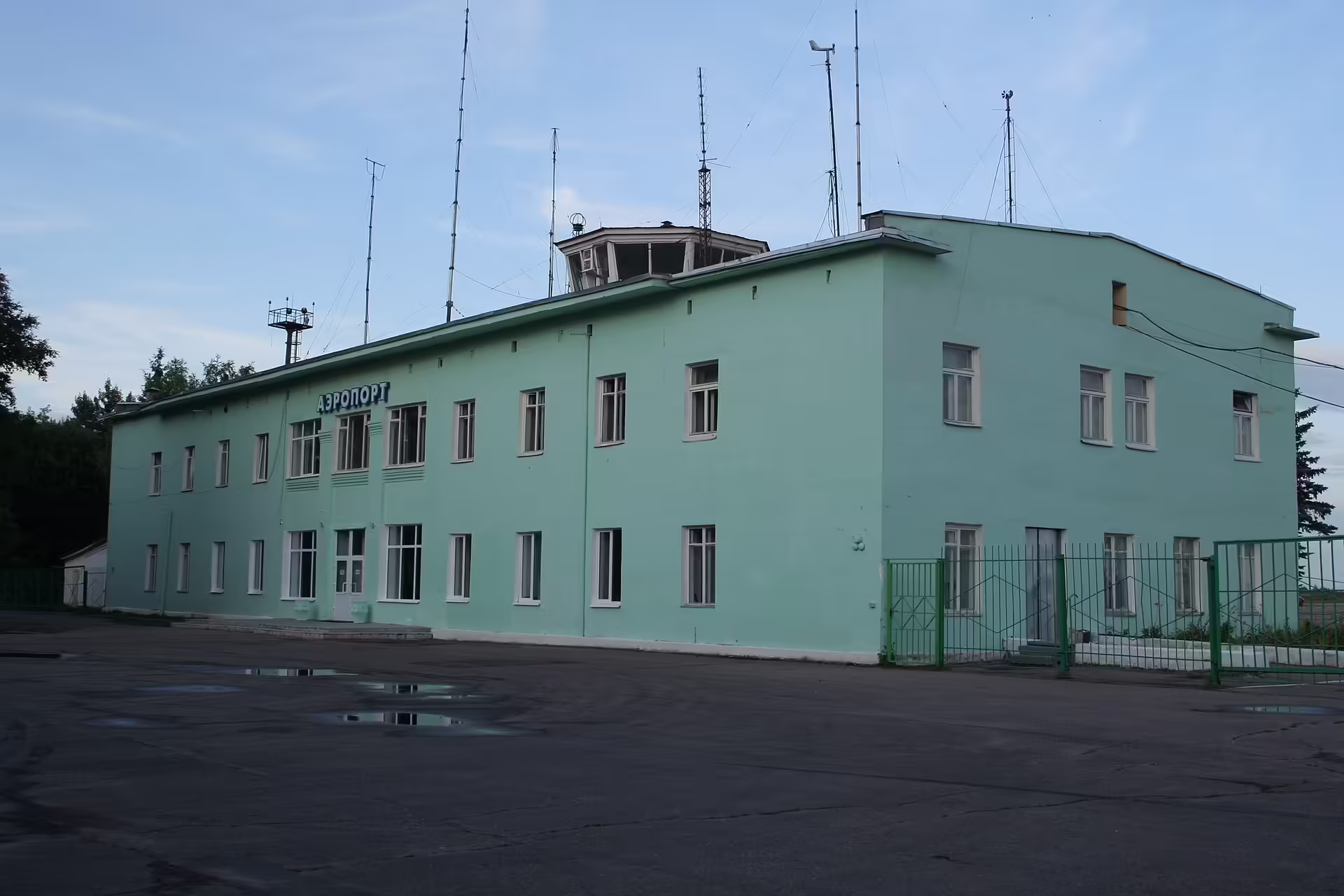 Kostroma Sokerkino Airport (KMW)