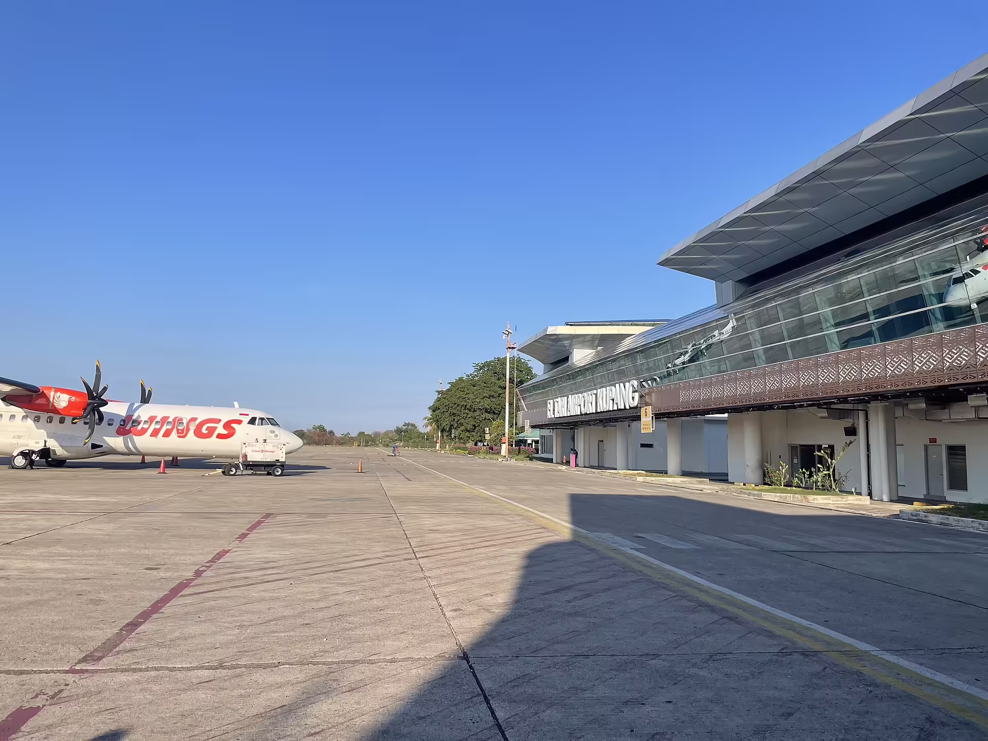 El Tari Airport (KOE)