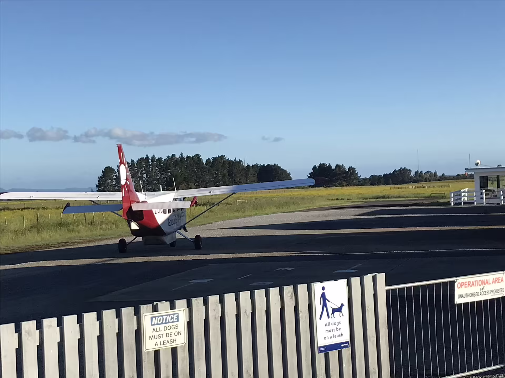 Takaka Airport (KTF)