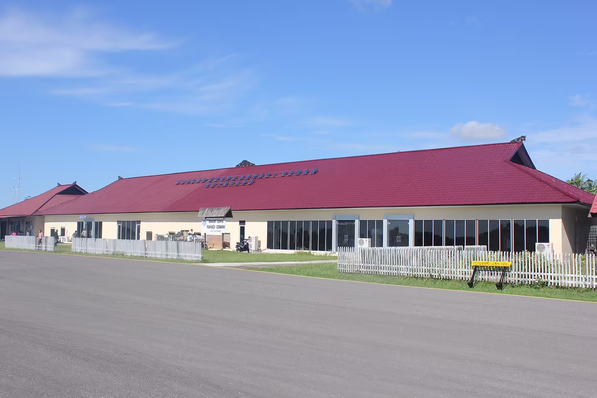 Rahadi Osman Airport (KTG)
