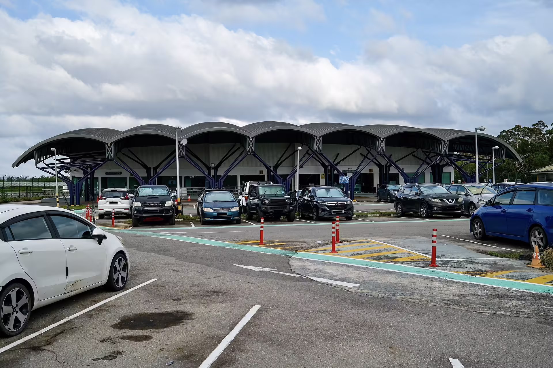 Anduki Airport (KUB)