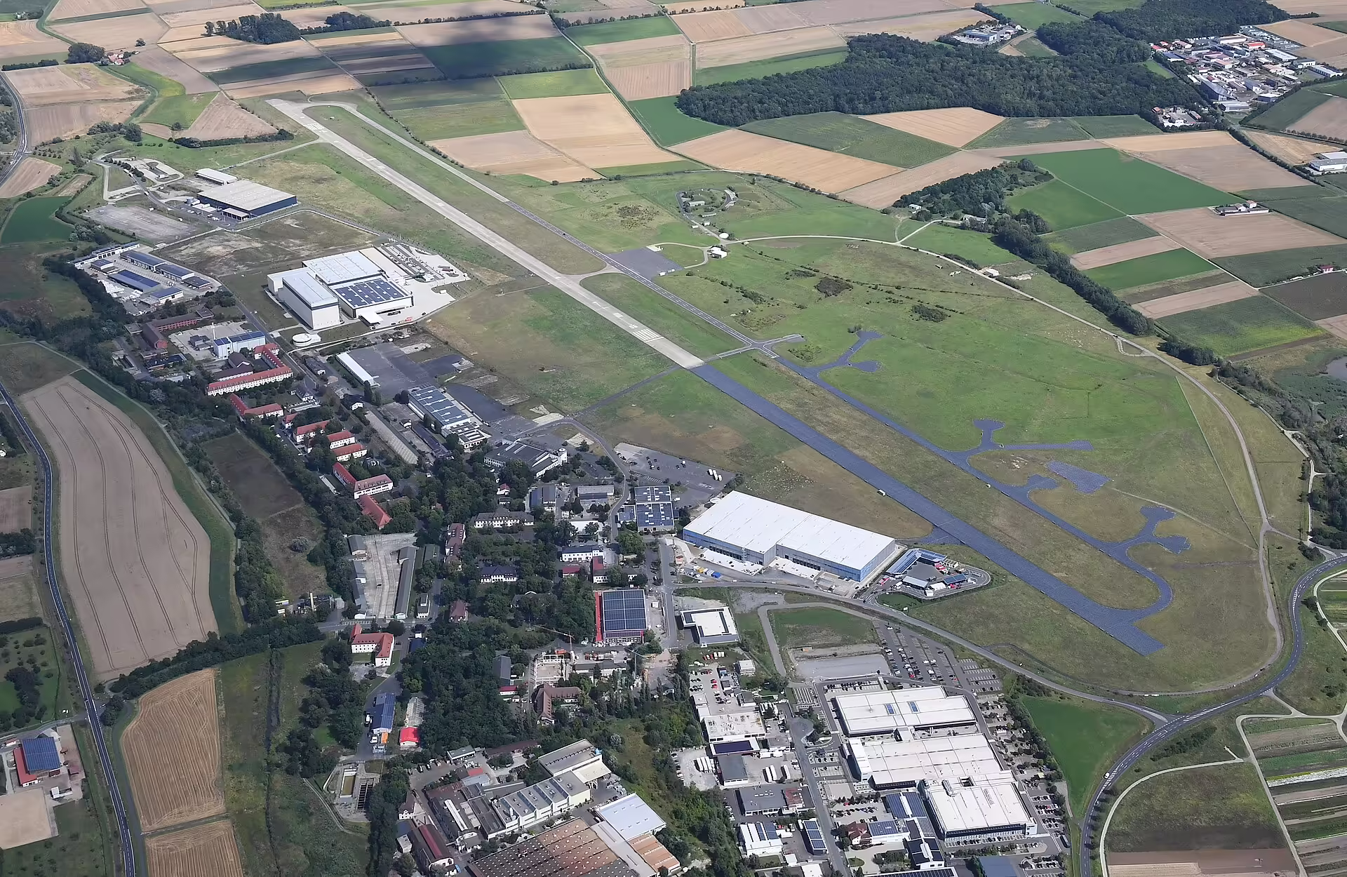 Kitzingen Airfield (KZG)