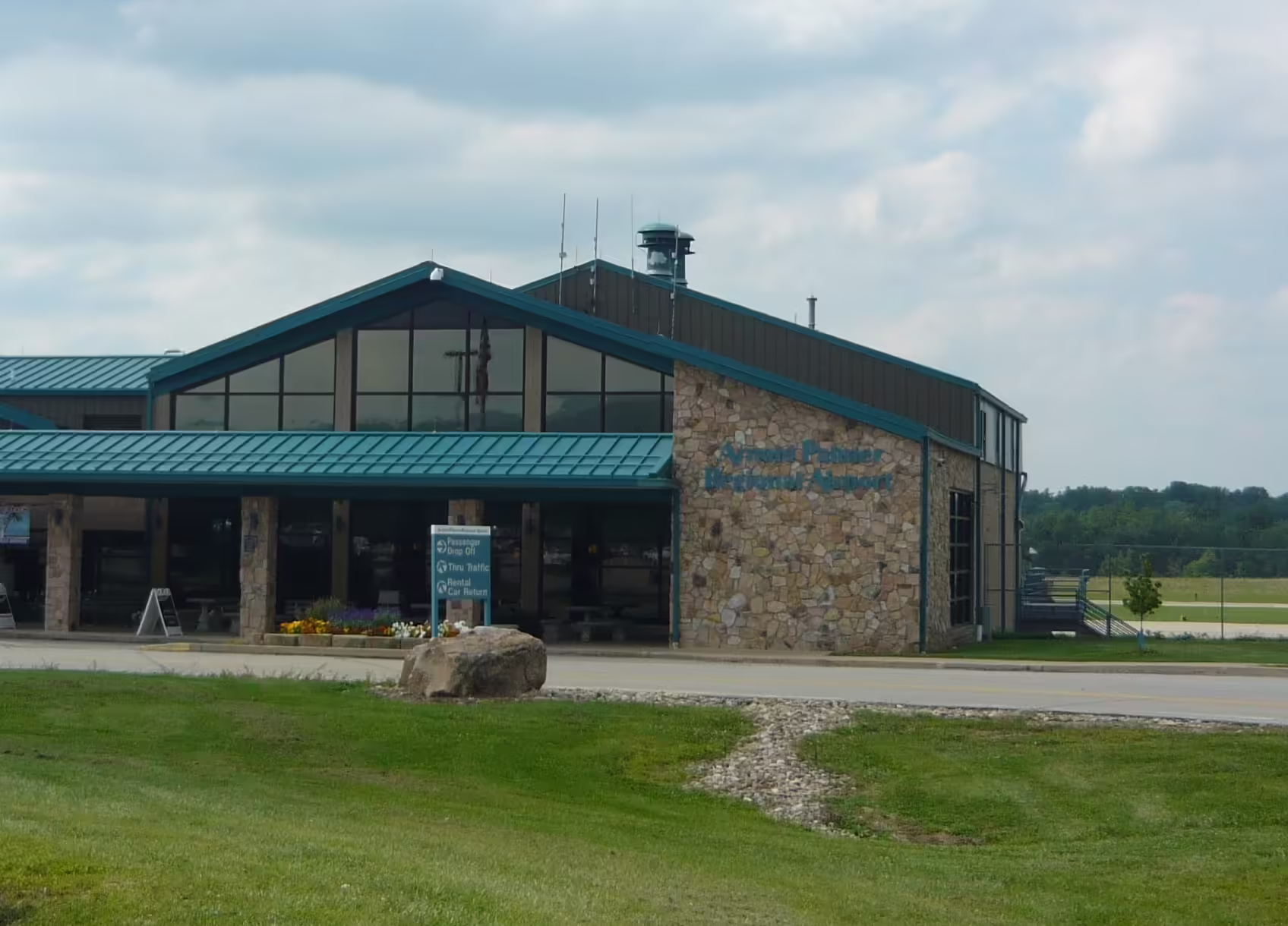 Arnold Palmer Regional Airport (LBE)