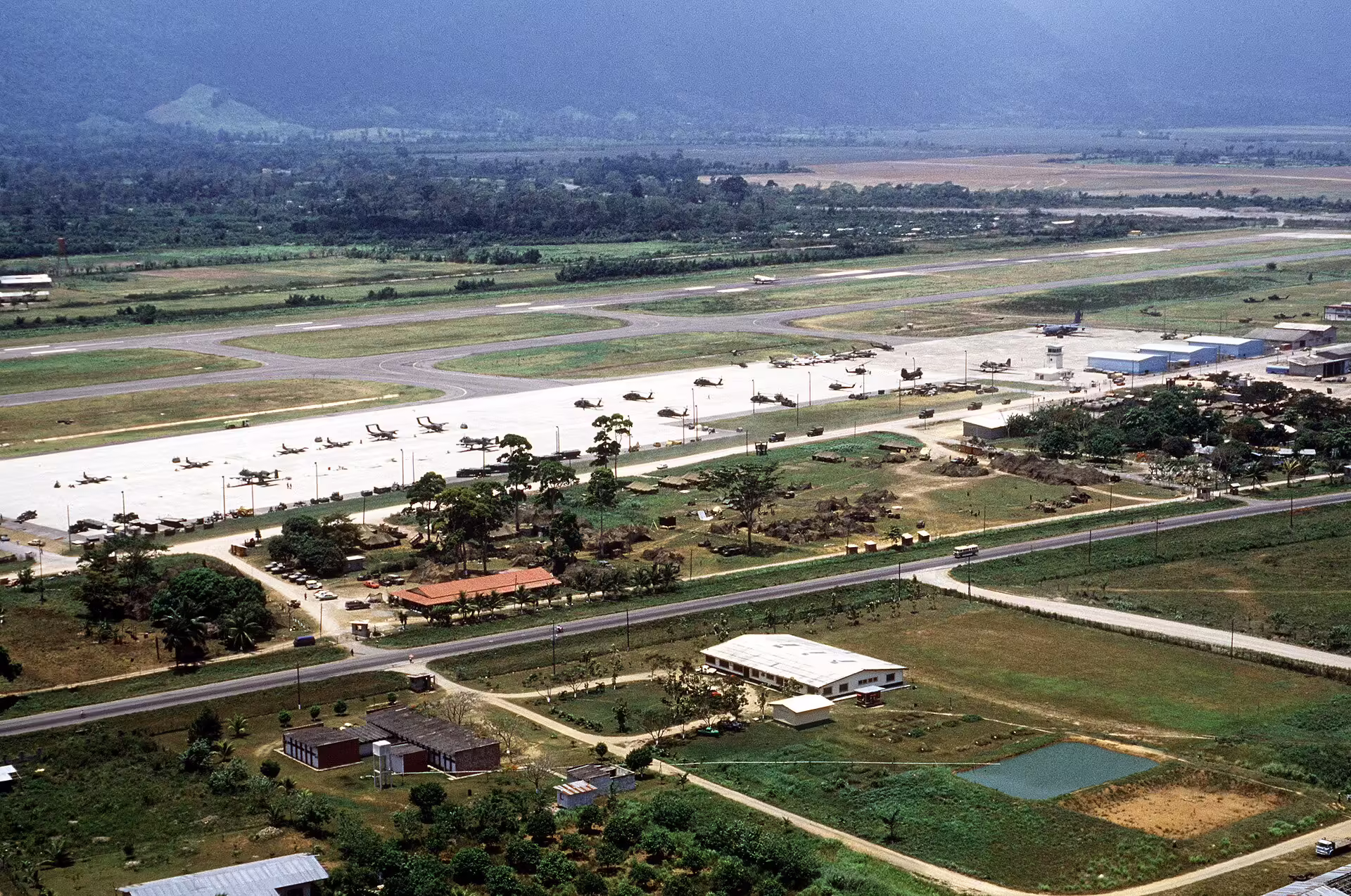 Golosón International Airport (LCE)