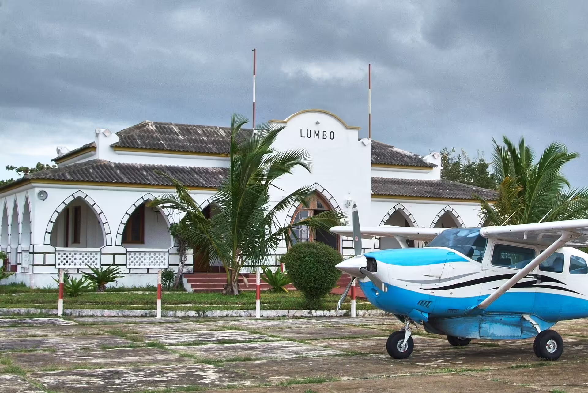 Lumbo Airport (LFB)