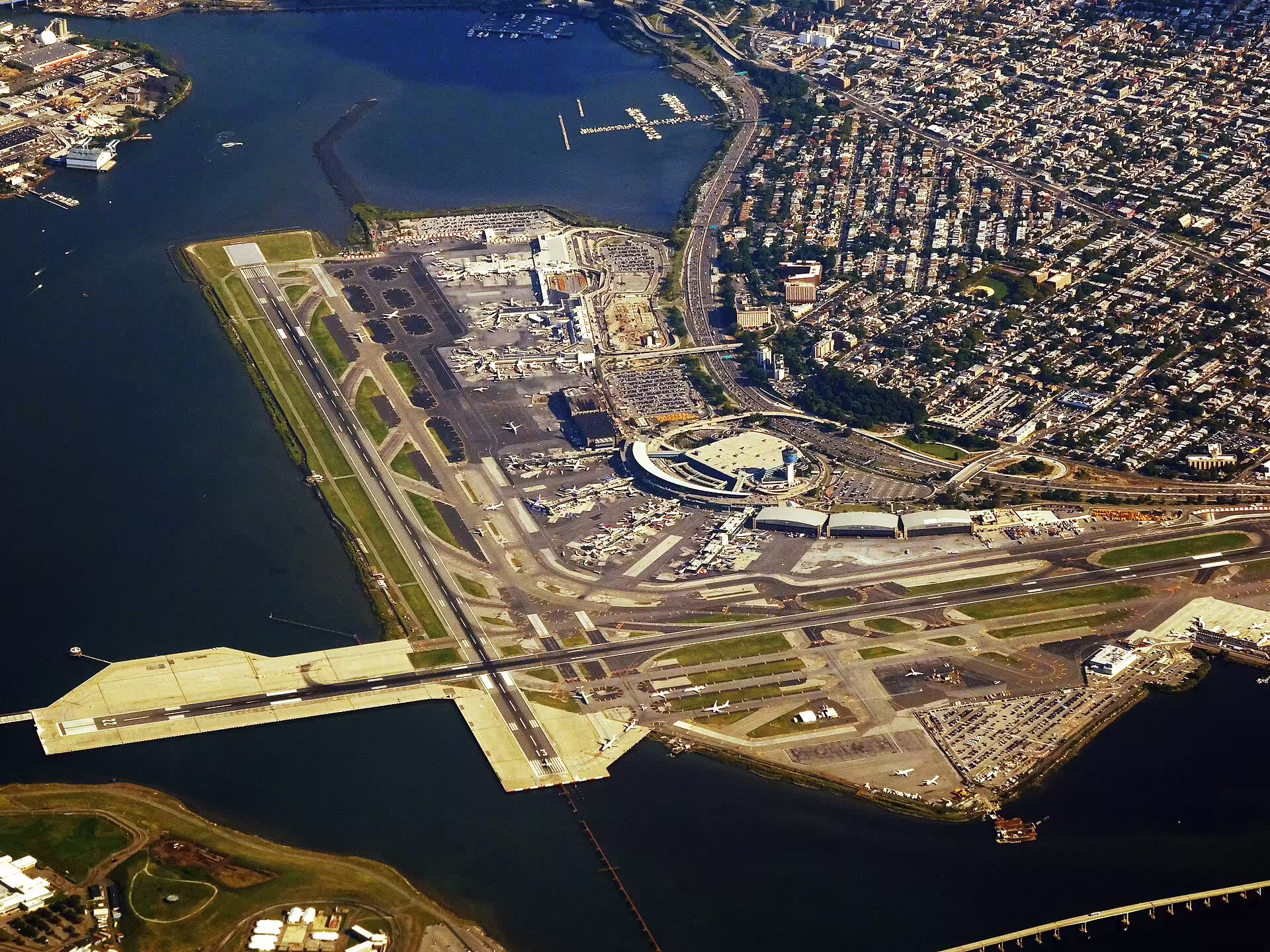 Letisko LaGuardia (LGA)