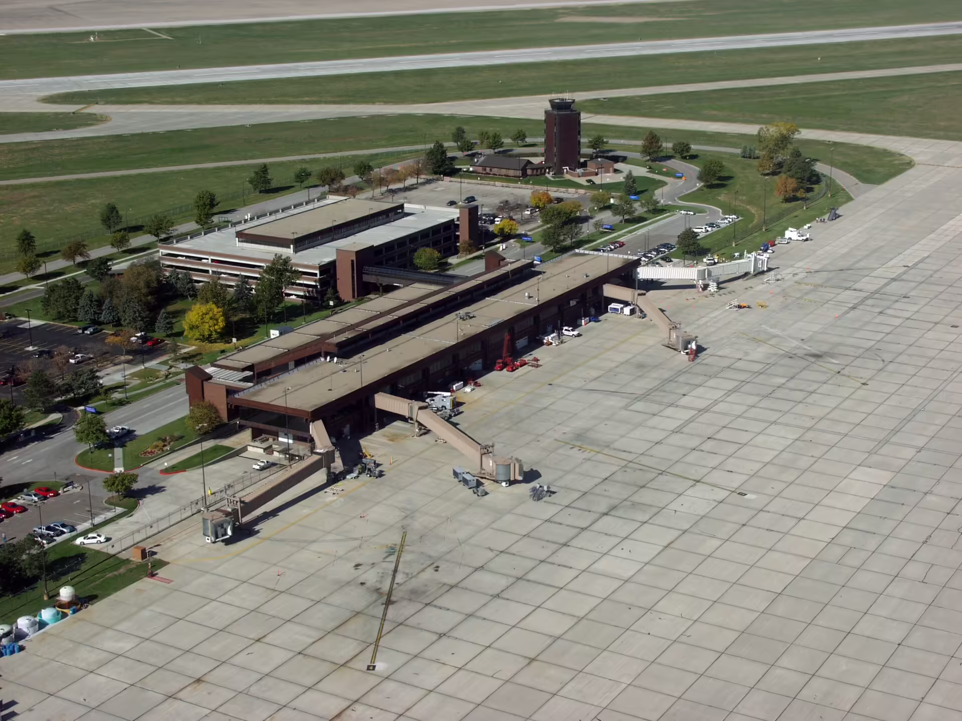Lincoln Airport (LNK)