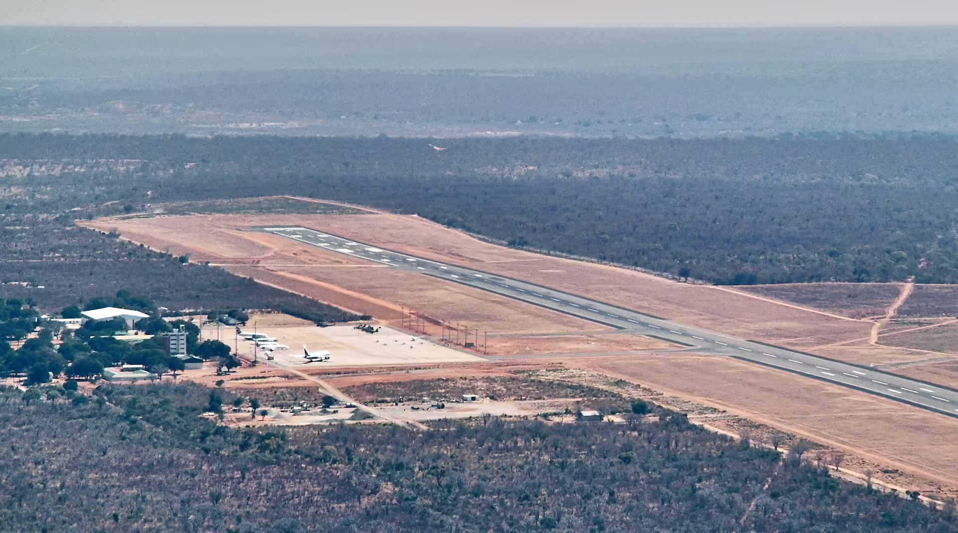 Harry Mwanga Nkumbula International Airport (LVI)
