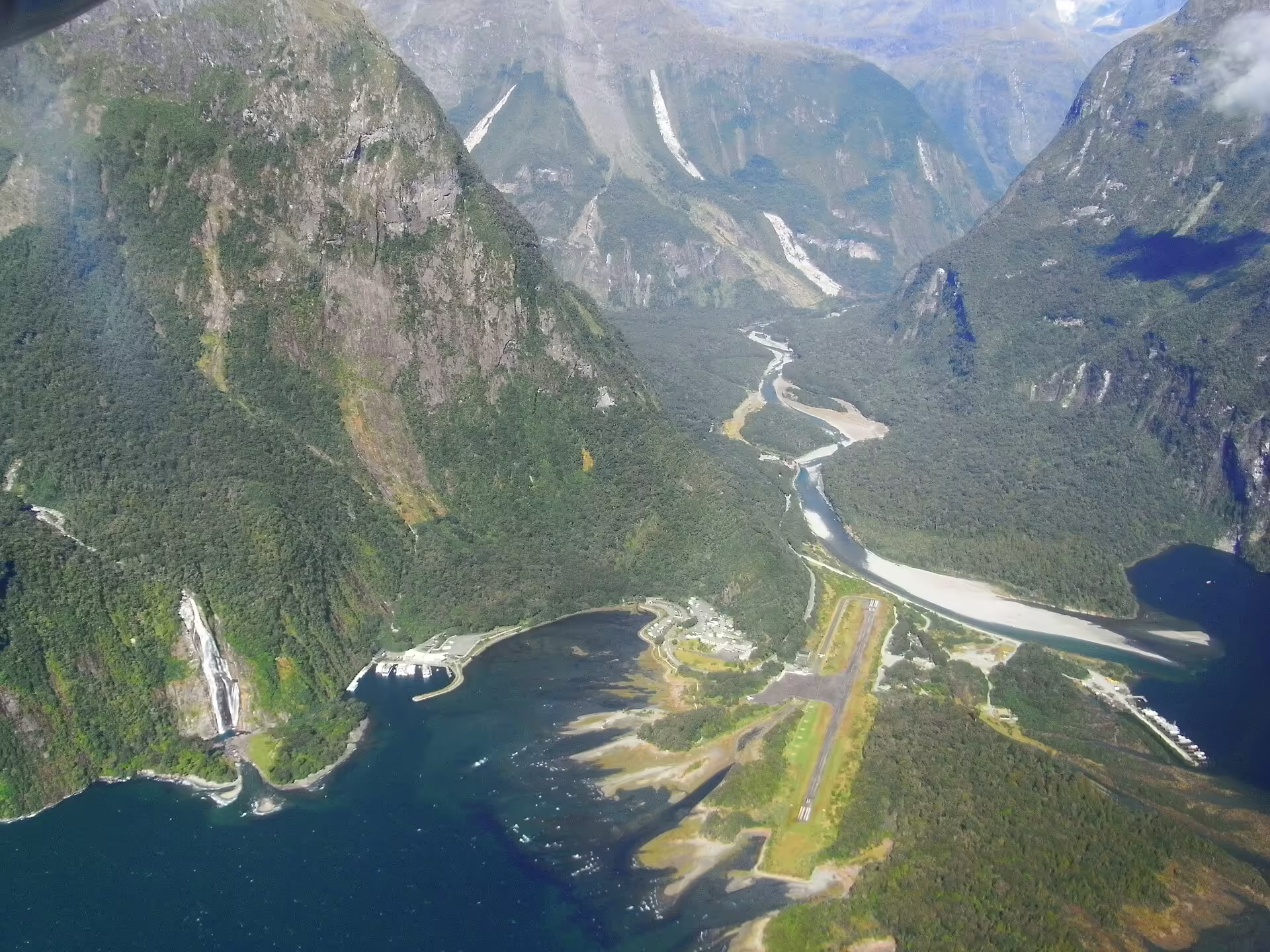 Milford Sound Airport (MFN)