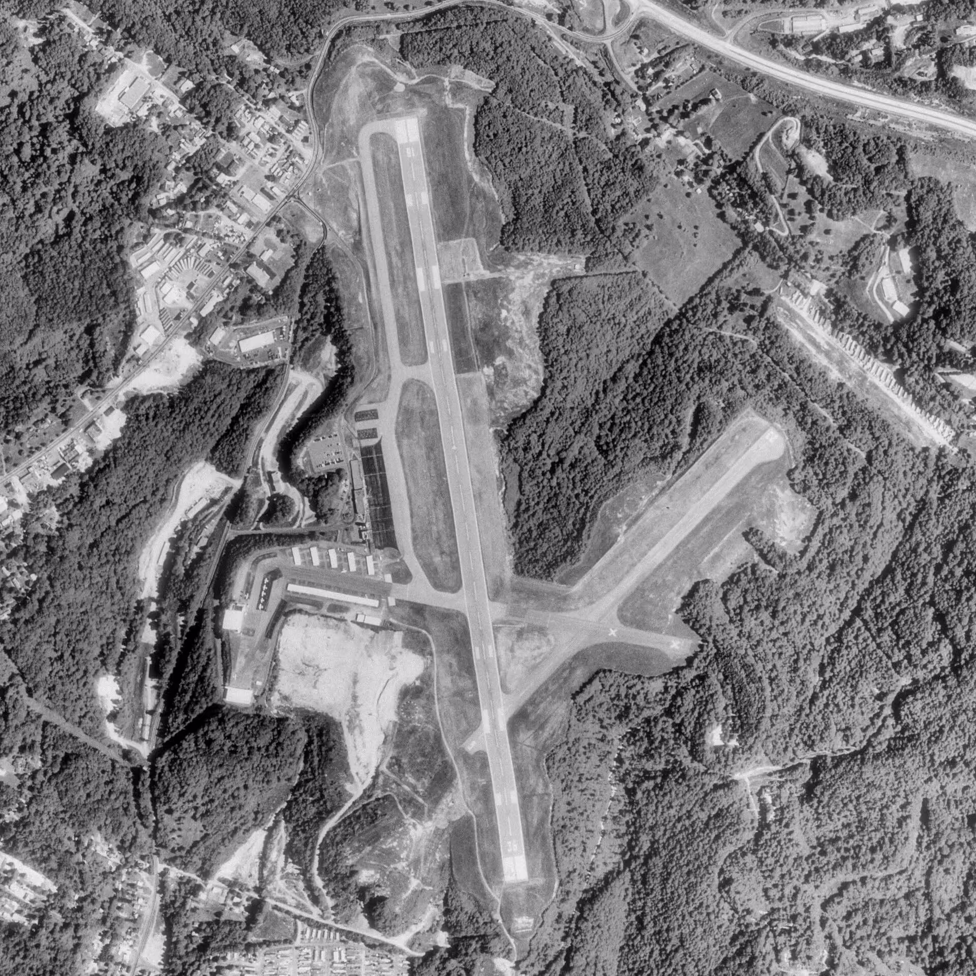 Morgantown Municipal Airport Walter L. (Bill) Hart Field (MGW)