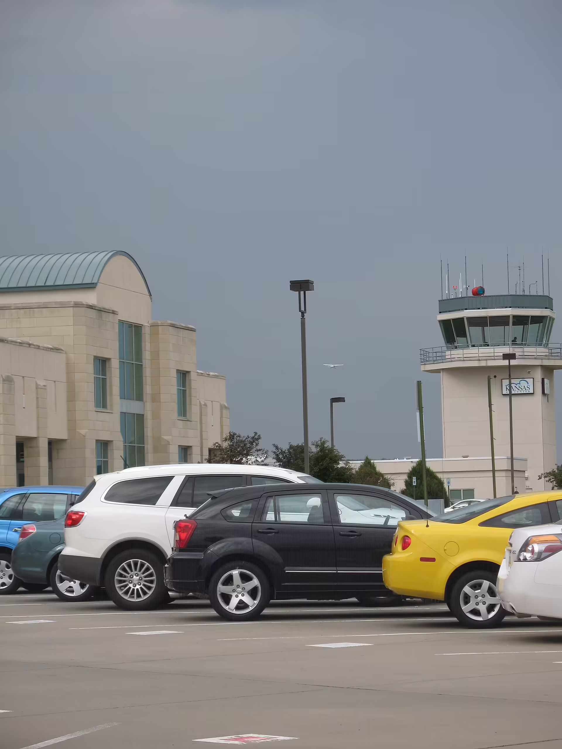 Manhattan Regional Airport (MHK)