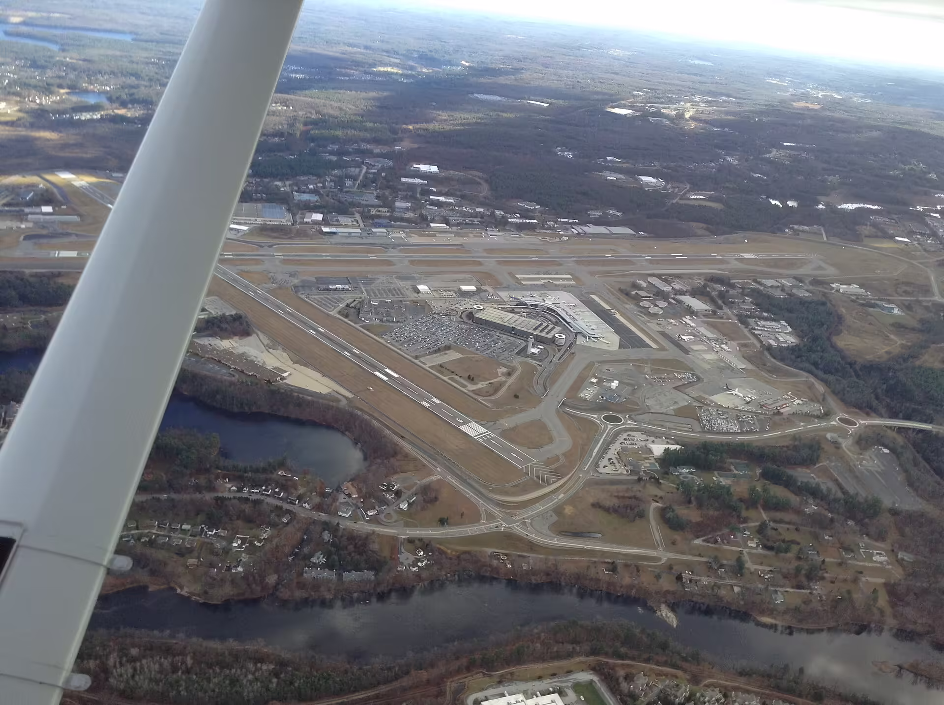 Manchester-Boston Regional Airport (MHT)