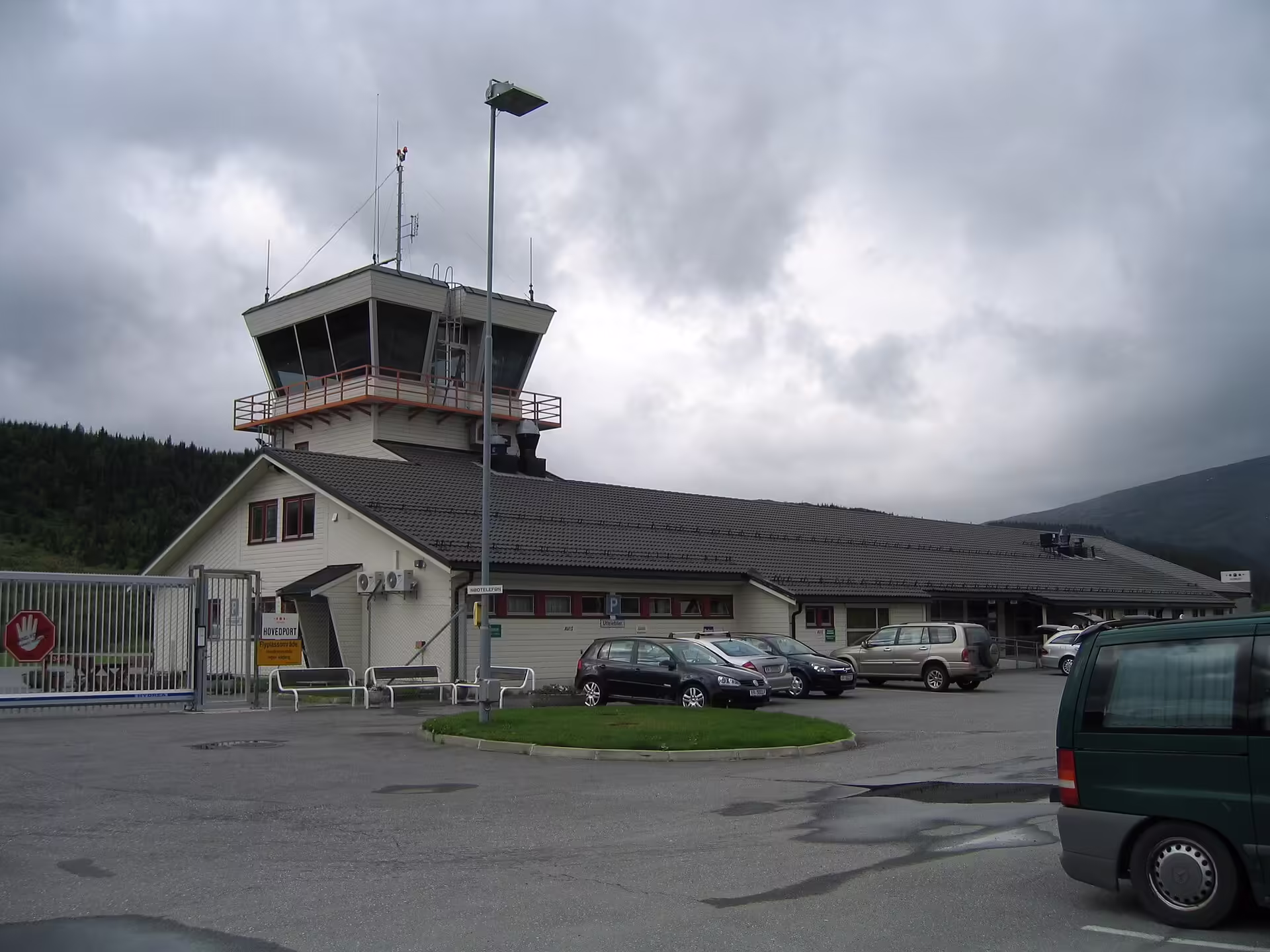 Mosjøen Airport, Kjærstad (MJF)