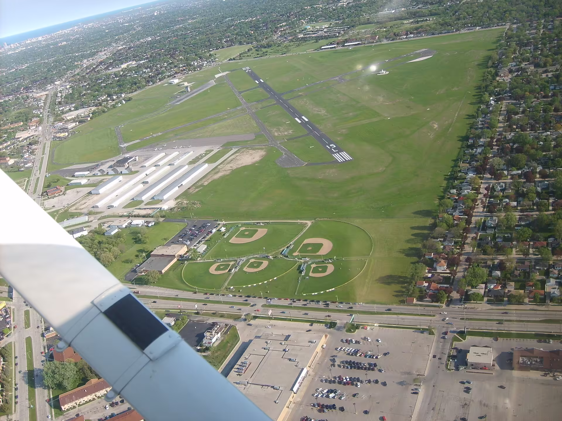 Lawrence J Timmerman Airport (MWC)