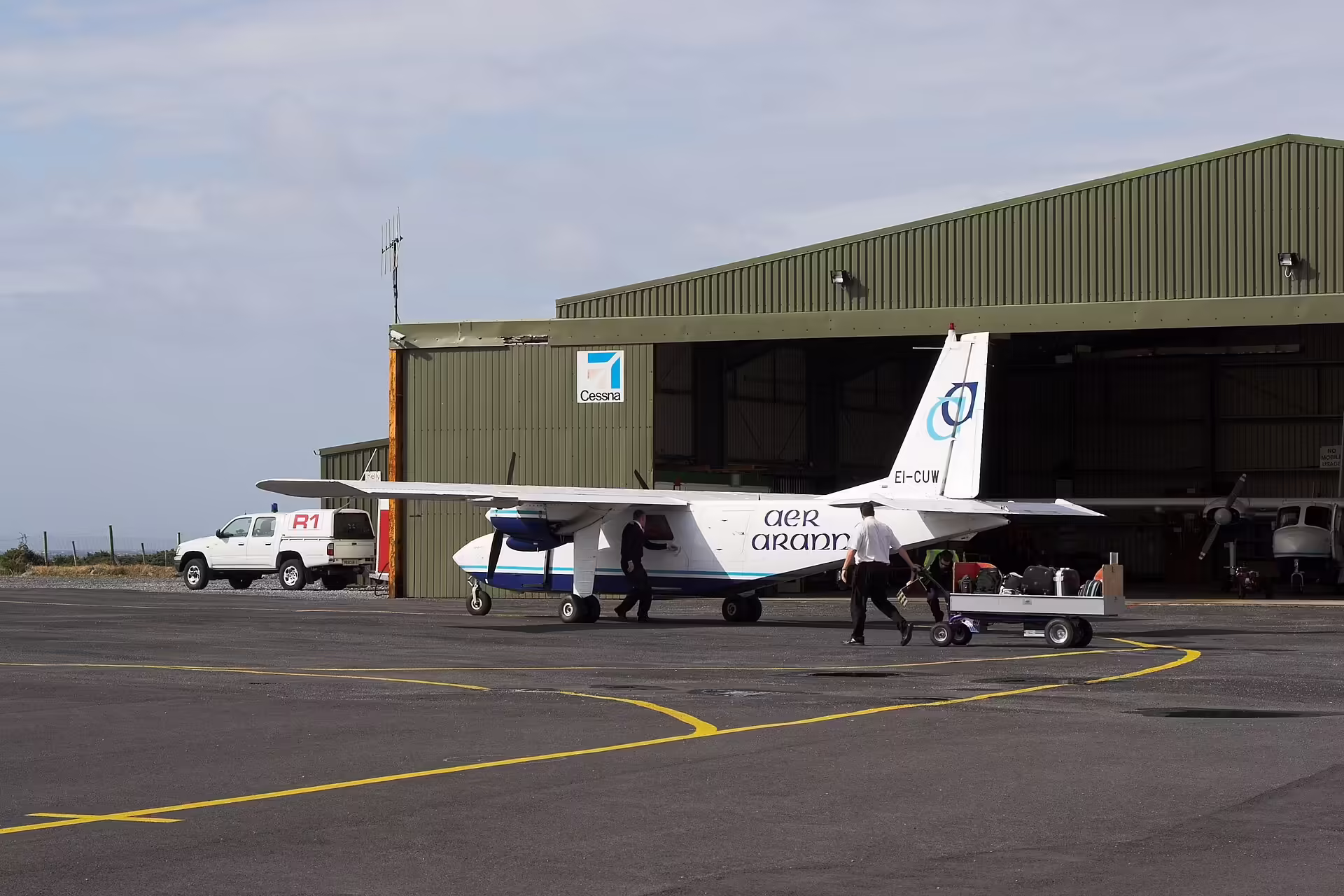 Connemara Regional Airport (NNR)