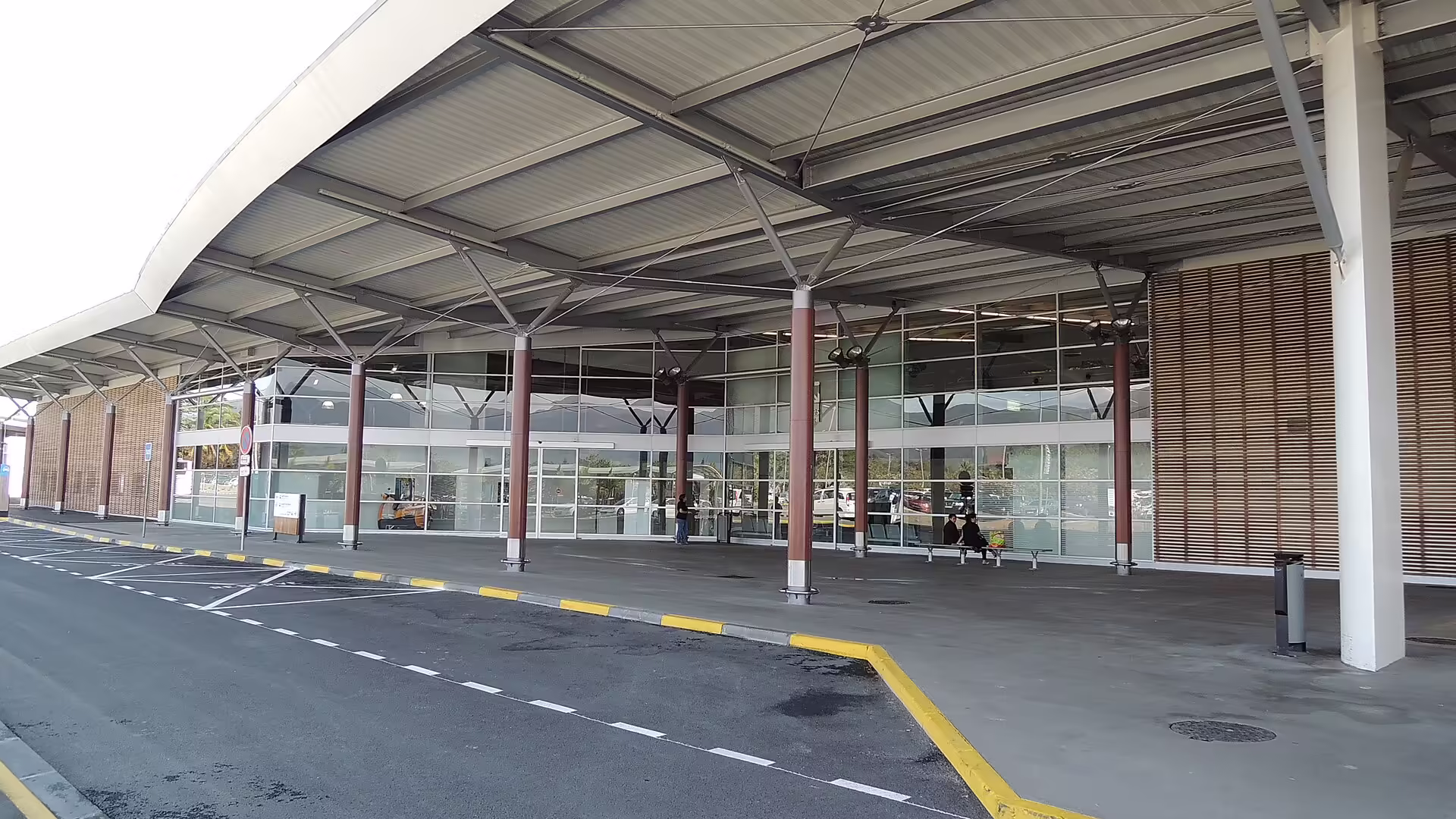 La Tontouta International Airport (NOU)