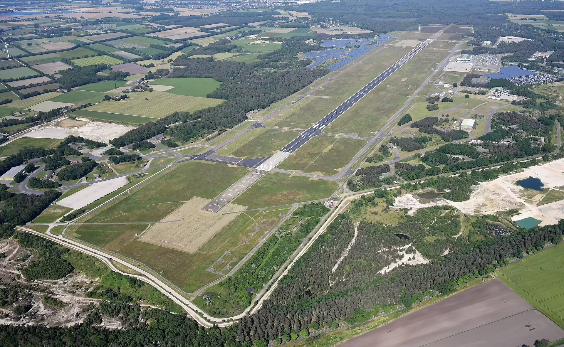 Weeze (Niederrhein) Airport (NRN)