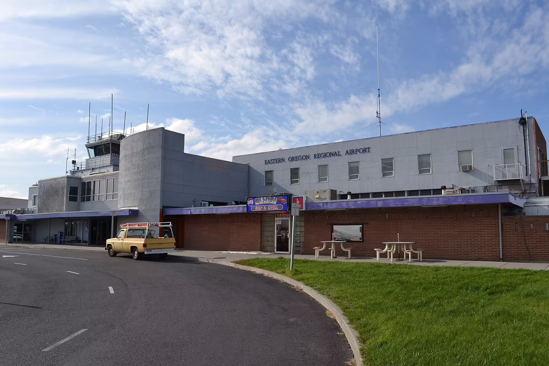 Eastern Oregon Regional Airport at Pendleton (PDT)