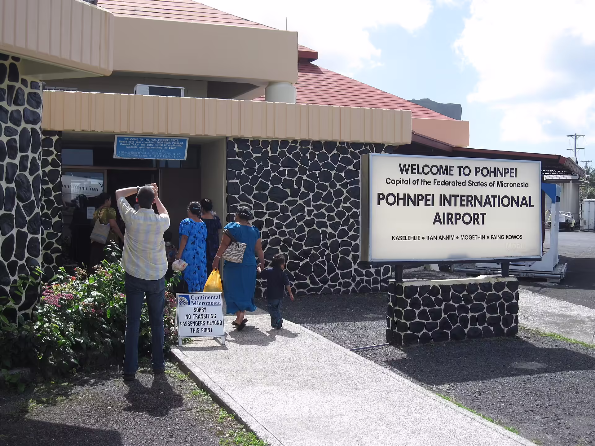 Pohnpei International Airport (PNI)