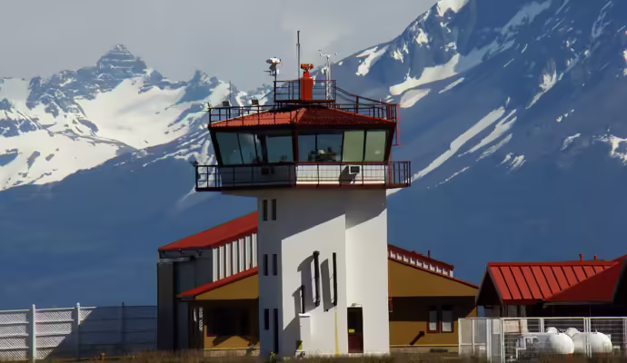 Lieutenant Julio Gallardo Airport (PNT)