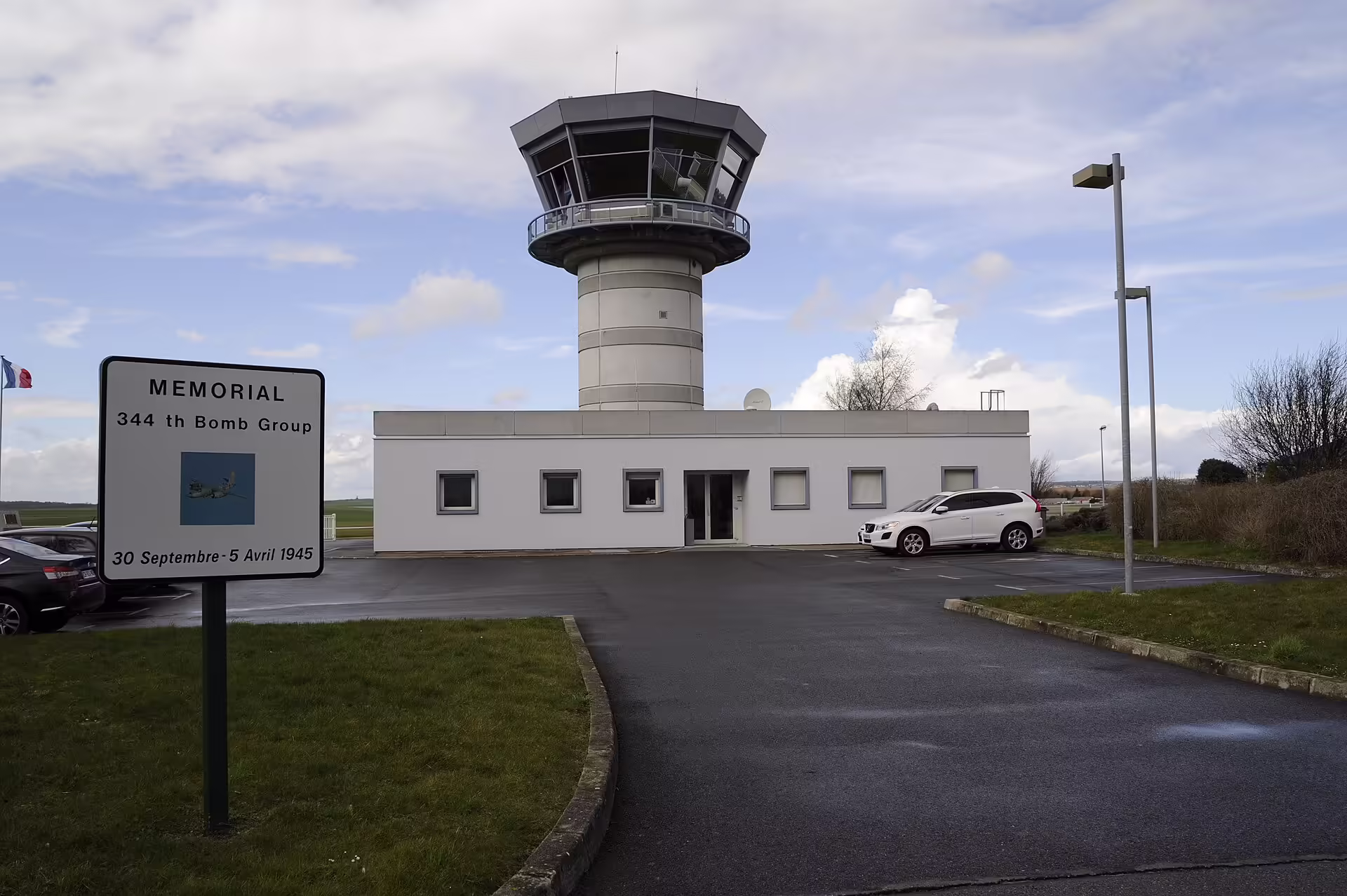 Pontoise-Cormeilles Aerodrome (POX)