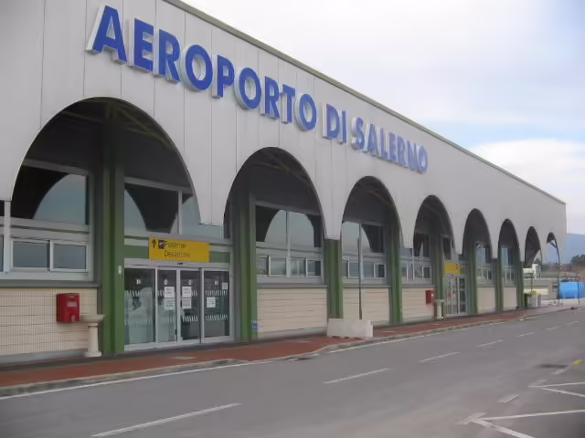 Salerno Costa d'Amalfi Airport (QSR)