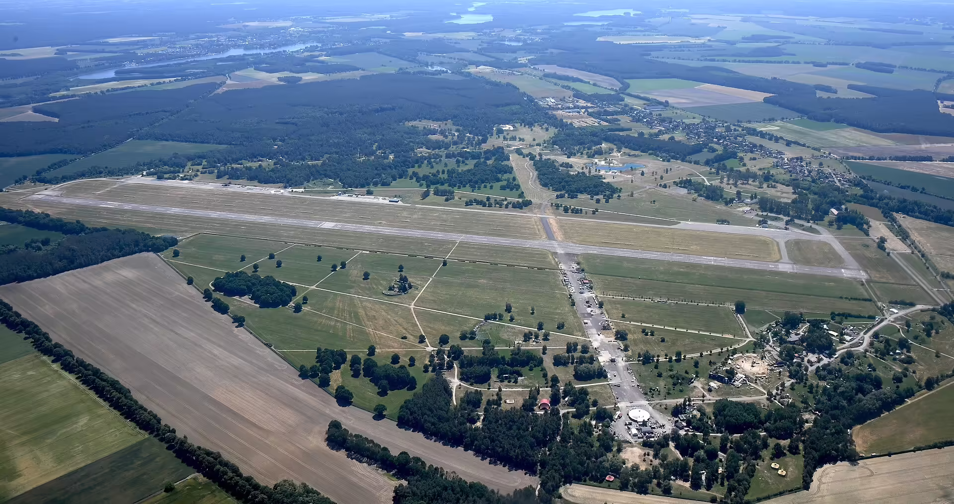 Müritz Airpark (REB)
