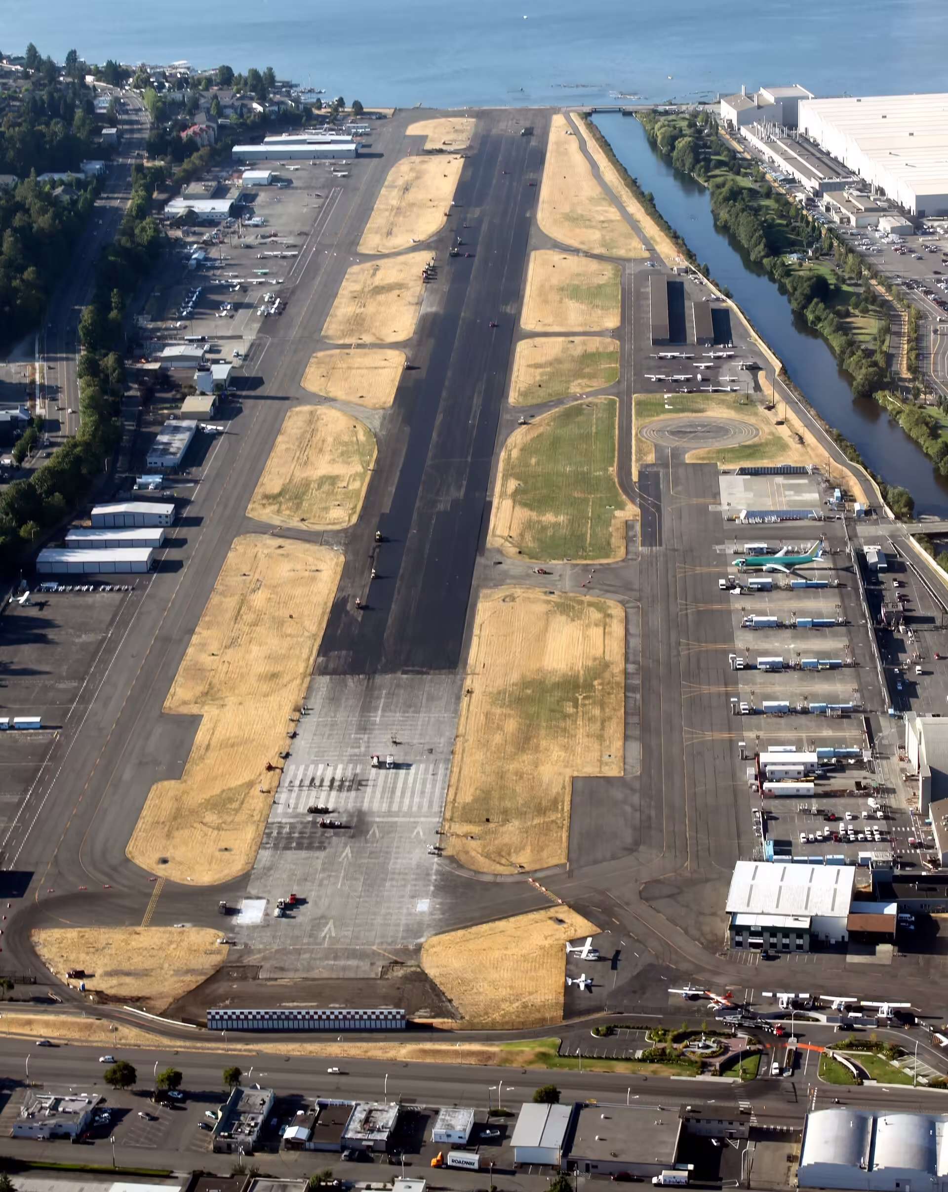 Renton Municipal Airport (RNT)